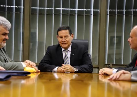 Hamilton Mourão voltará a Manaus em outubro para participar de Simpósio do TCE 