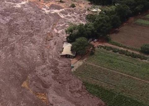 Bombeiros encontram corpo de mais uma vítima em Brumadinho