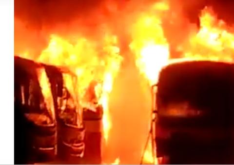 Vídeos mostram incêndio que atinge empresa de transportes no Amazonas