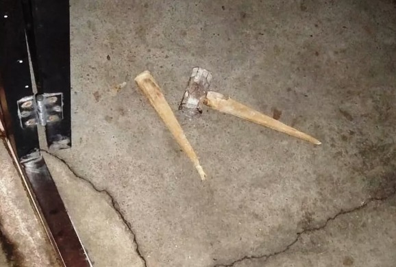 Pastor agride jovem a marretadas durante confusão por causa de cachorro