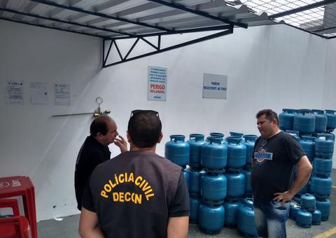 Polícia deflagra operação e averigua irregularidades em distribuidoras de gás em Manaus 