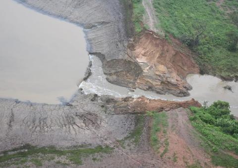 Governo confirma rompimento de barragem na Bahia após dizer que era transbordamento