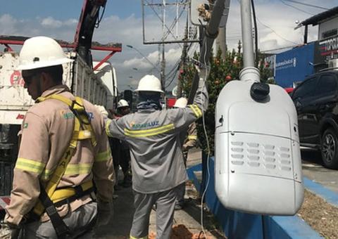 Faixas de pedestres recebem iluminação LED em Manaus 