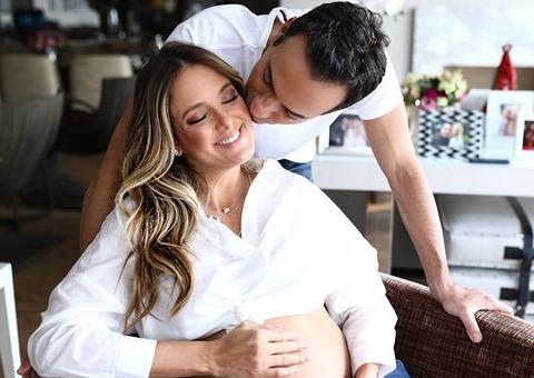 Aos 43 anos, Ticiane Pinheiro dá à luz segunda filha; veja foto!