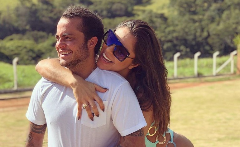 Thammy e esposa revelam nome do 1º filho: 'o astral já entendeu'