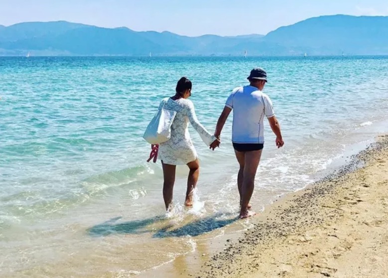 Viúva de Ricardo Boechat presta homenagem a jornalista que faria aniversário hoje