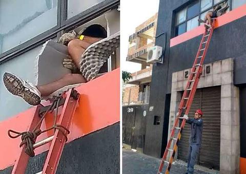 Jovem bebeu demais e foi 'esquecido' em banheiro de boate