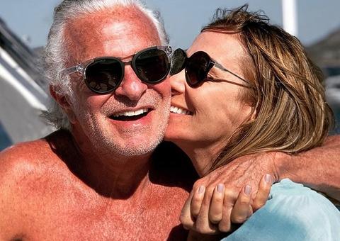 Mônica Martelli se declara ao namorado 'sessentão': 'dono do meu amor'