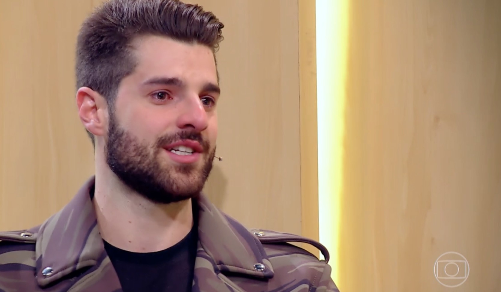 Alok fala sobre infância fora do comum e chora por tio: 'esquecemos de estar presentes'