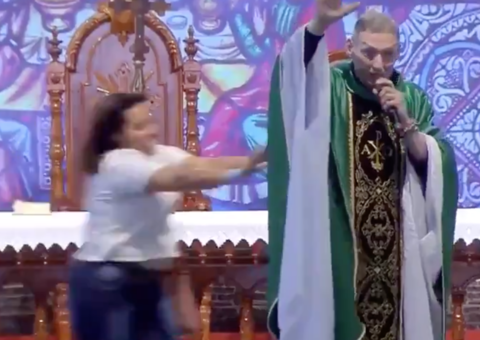 Em depoimento, mulher que empurrou Marcelo Rossi disse que intenção era conversar 