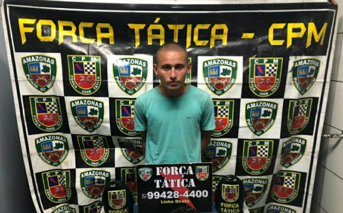 Com arma e drogas enterradas no quintal, homem é preso em Manaus