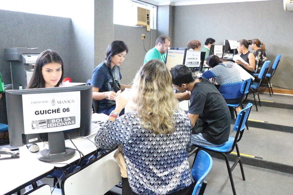 2ª chamada do Bolsa Idiomas convoca mais de 3 mil candidatos em Manaus 