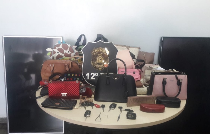  ‘Rainha do chapolin’ é presa suspeita de roubar casas e carros em Manaus