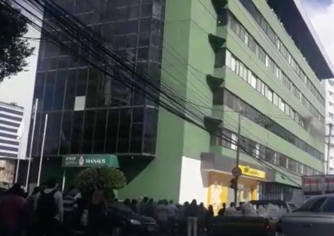 Incêndio em prédio da Semad iniciou em celular ligado ao carregador, diz Prefeitura