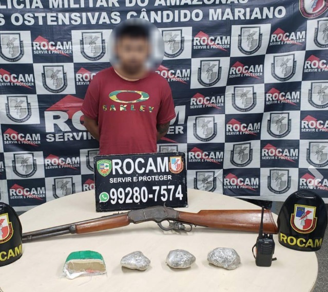 Em Manaus, homem é preso com rifle e drogas escondidos em casa