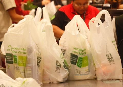 Sacolas plásticas em supermercados podem ser proibidas em Manaus