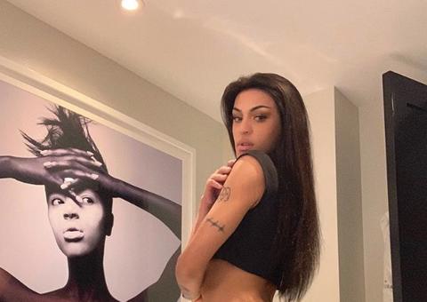 Pabllo Vittar enlouquece fãs com foto de fio-dental