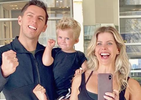  Amaury Nunes vai assumir filho de Karina Bacchi