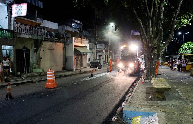 Obras de recapeamento chegam ao bairro Educandos 