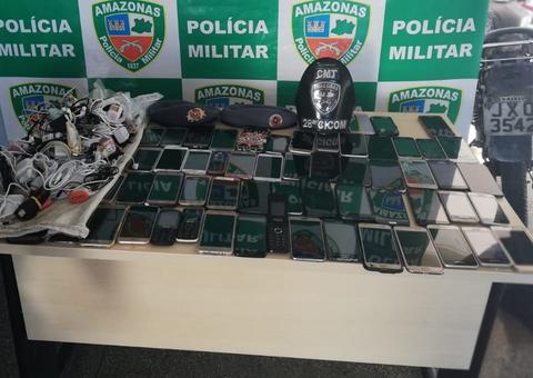 Polícia apreende mais de 20 celulares que seriam jogados para dentro de presídio em Manaus