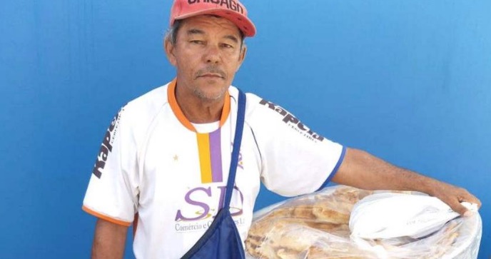 Vendedor de salgados é preso após fazer convite a meninas em frente à escola 