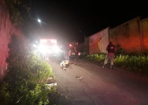  Homem é encontrado morto com cinco tiros em rua de Manaus 