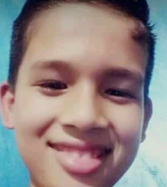 Menino de 11 anos sai para cortar cabelo e desaparece em Manaus 