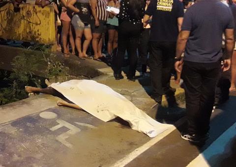 Motoqueiro é perseguido e morto por dupla em moto em Manaus 