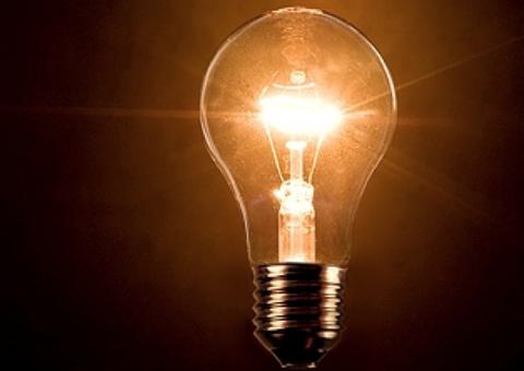 Cidades no Amazonas seguem sem energia elétrica mais de 20 horas após rompimento de cabo