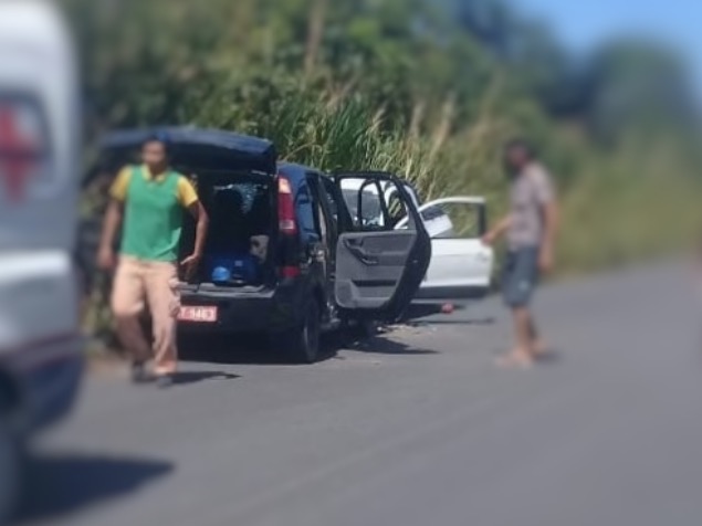 Colisão frontal entre carros deixa 8 pessoas feridas na rodovia AM-010 