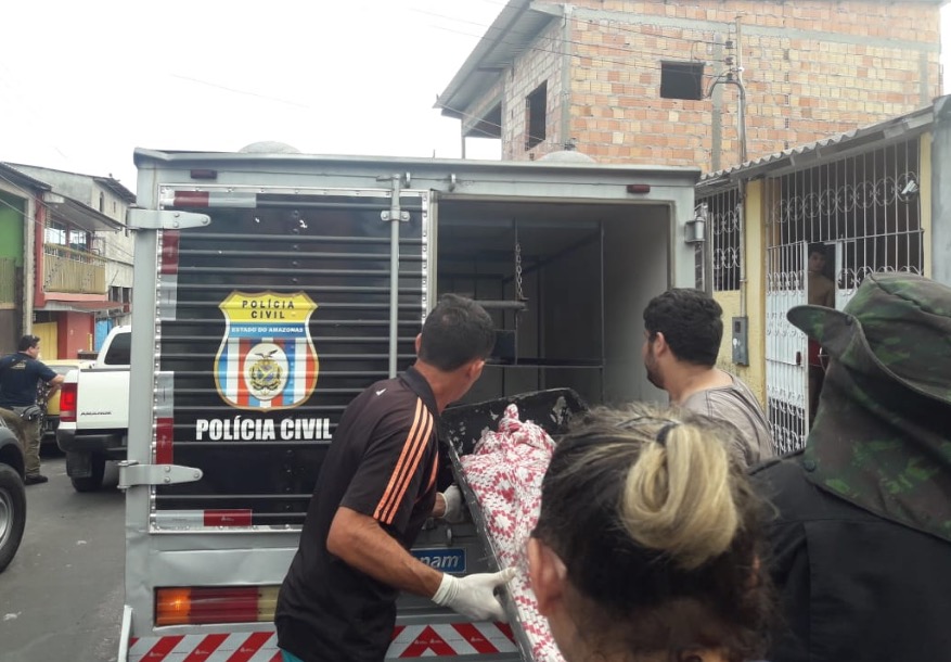 Homem é morto com facada no peito em Manaus; enteado de 14 anos é suspeito do crime