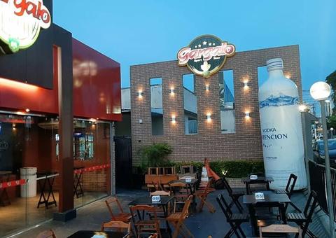 Pé de Serra do Gargalo é a festa pra dançar ‘agarradinho’ desta segunda