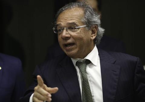 Em Manaus, ministro tenta passar presidência do CAS para subordinado