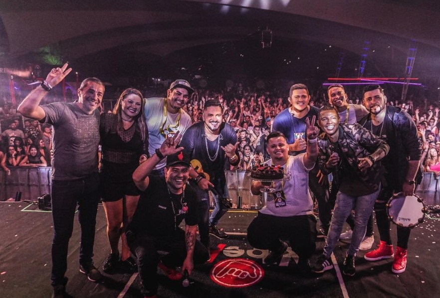 Vibe A+ grava DVD e recebe Exalta e Vitinho em noite memorável