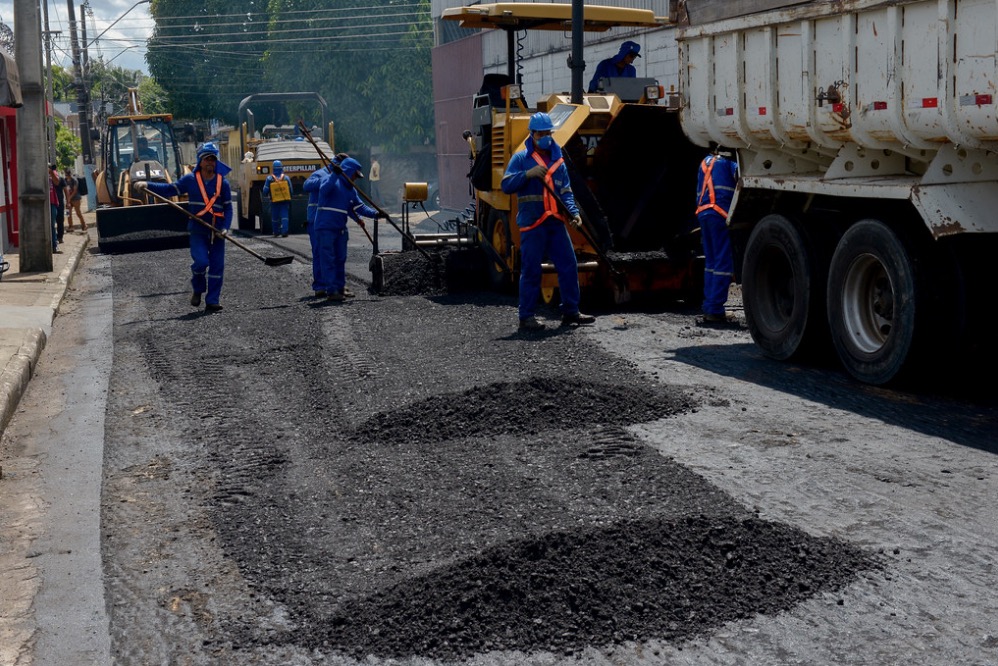 Obras de recapeamento chegam em bairro da zona Oeste de Manaus