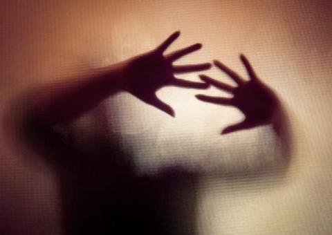 Após ser estuprada por trio, adolescente é encontrada vagando só de calcinha em Manaus