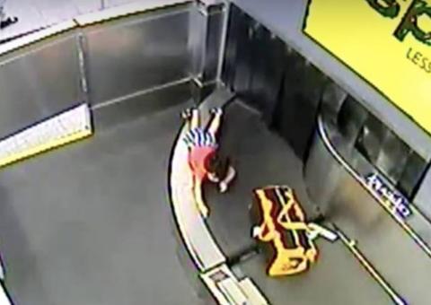 Vídeo: Menino é levado por esteira de bagagens em aeroporto e fica ferido