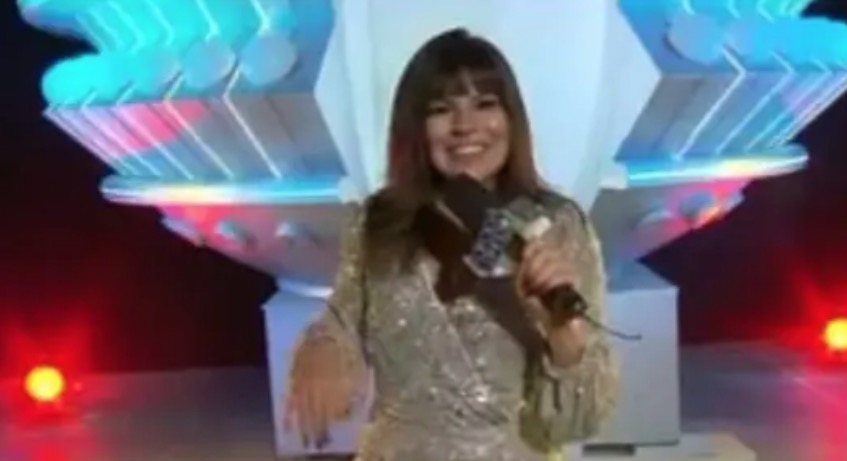 Mara Maravilha volta ao 'Fofocalizando' em 'nave da Xuxa' e manda recado para Leo Dias