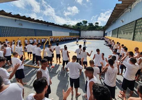 Com novas regras, detentos do Amazonas voltam a receber visitas 