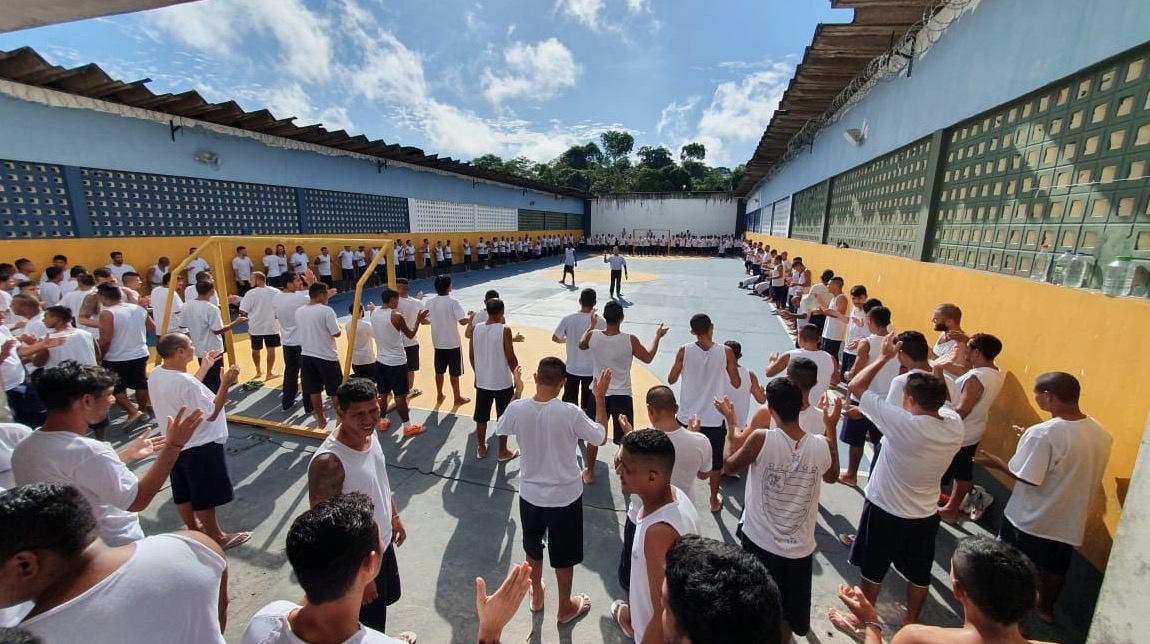 Com novas regras, detentos do Amazonas voltam a receber visitas 