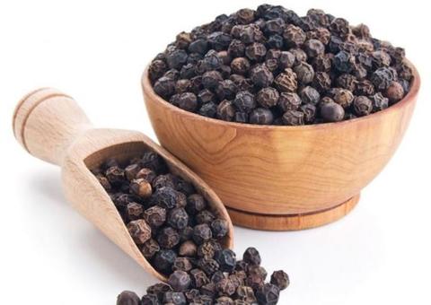 Controla pressão alta e reduz obesidade. Veja benefícios da consumir pimenta do reino