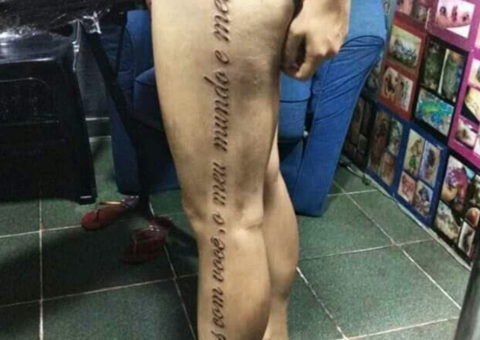 Mulher faz tatuagem para namorado com erro de português e imagem viraliza 