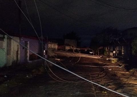 Forte temporal causa estragos em Manaus 