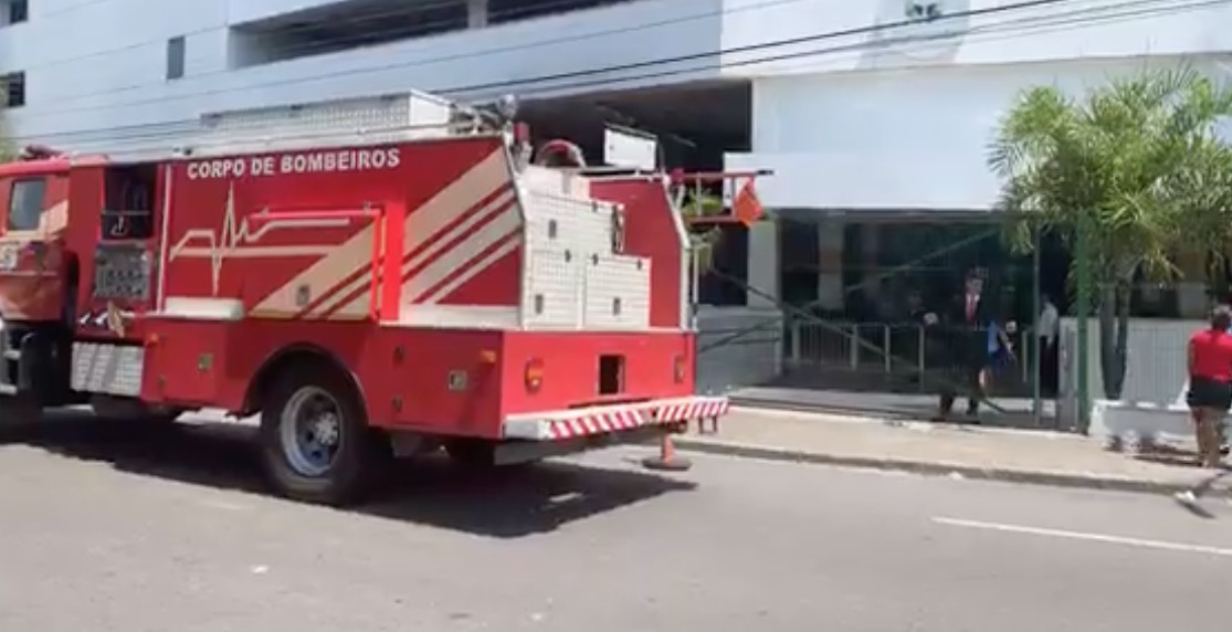 Após susto, incêndio é controlado em Shopping de Manaus e atendimento é normalizado