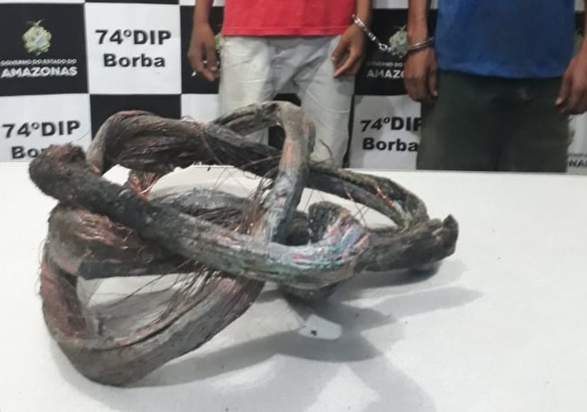Dupla é presa suspeita de roubar 10 Kg de fios telefônicos  no Amazonas