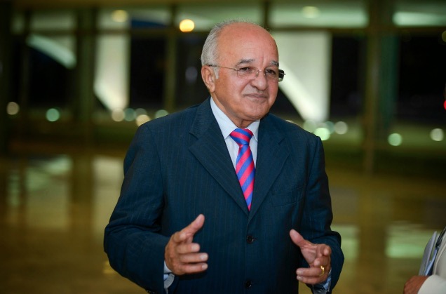 Desembargador anula suspensão e autoriza Estado a pagar aposentaria a José Melo 