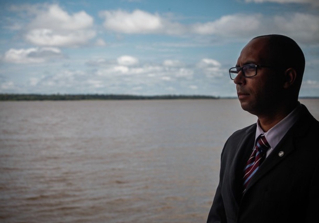 Juiz suspende pagamento de contas de energia até que serviço seja reestabelecido no Amazonas