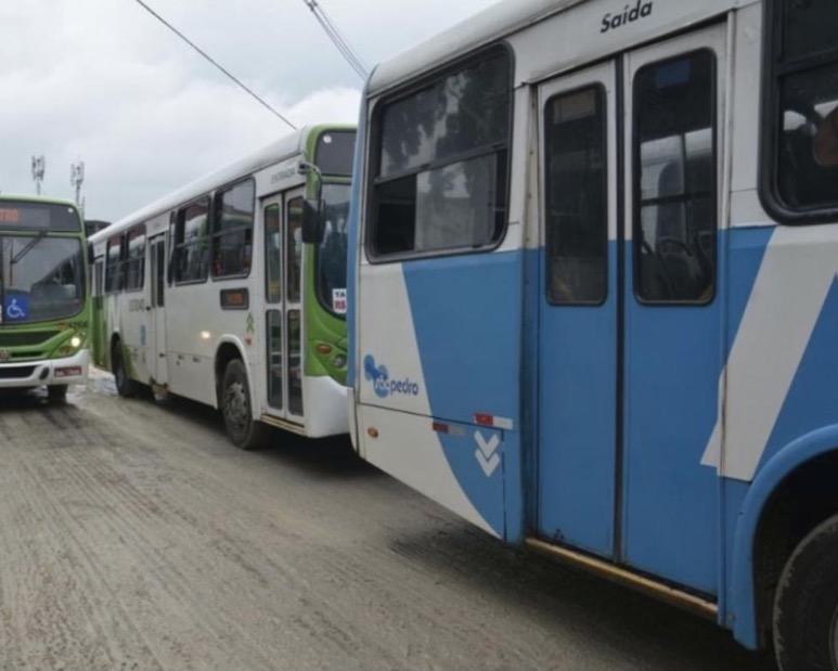 Prefeitura e órgãos de segurança assinam termo para reduzir crimes no transporte público de Manaus