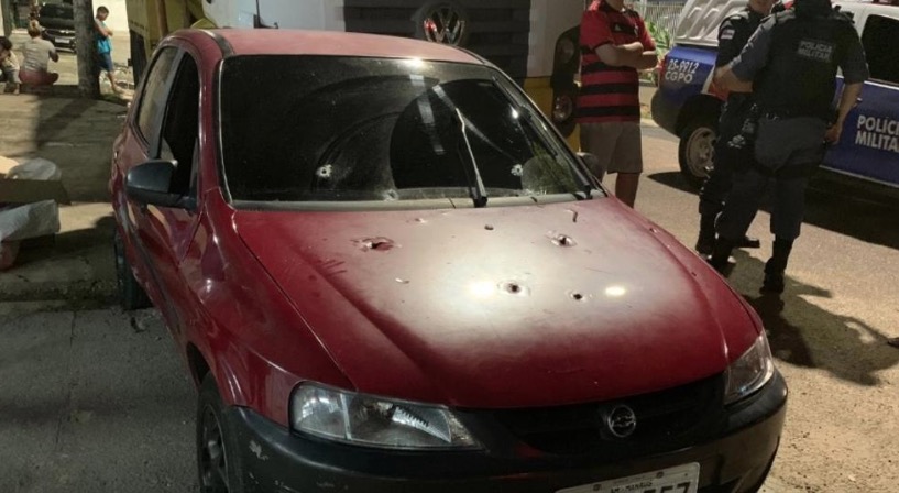 Morre homem baleado dentro de carro em avenida de Manaus