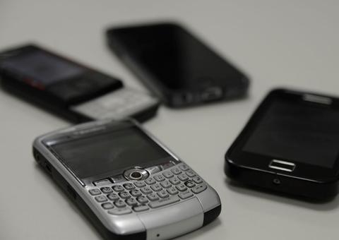 Recadastro para clientes de celular pré-pago começa nesta quarta